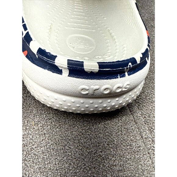 Freesail Crocs Women’s Size 10 Blue & White Anchors Hearts Clogs - Picture 4 of 12